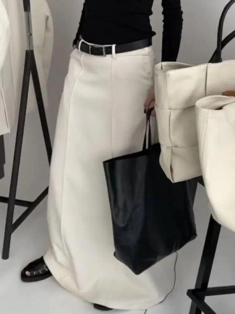 High-Waist Maxi Skirt – Elegant Flowy Black Skirt for Every Occasion